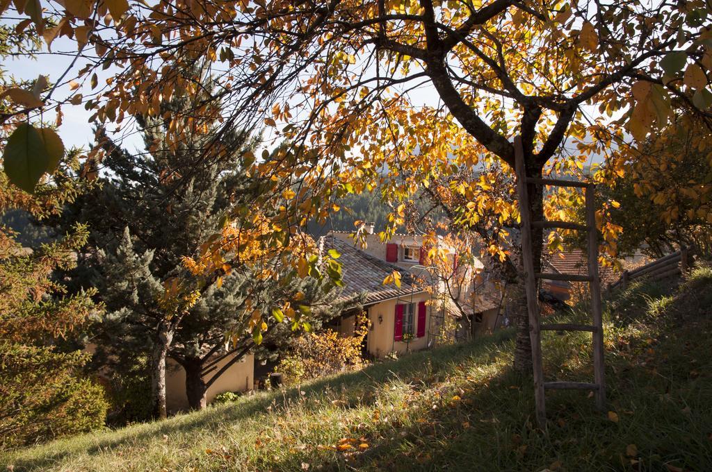 La Grange D'Agnes Bed & Breakfast Montmaur-en-Diois Eksteriør bilde